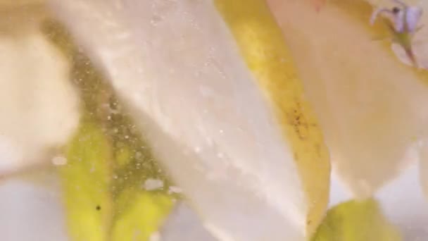 Macro Close Glass Cold Fizzy Refreshing Drink Lime Slices Yellow — Stock Video