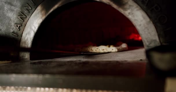Chef Prépare Une Pizza Dans Cuisine Restaurant Pizza Napolitaine Italienne — Video
