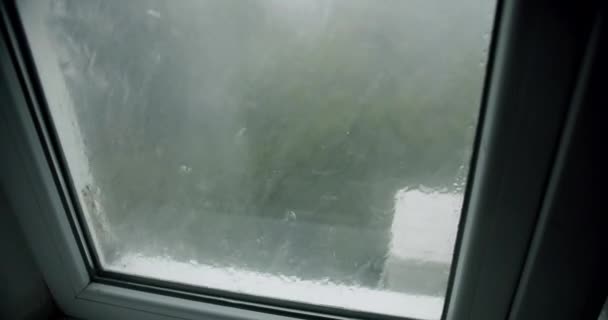 Pršící Ledová Bouře Prudký Déšť Kroupy Okno Záplavy Těžký Den — Stock video