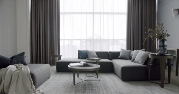 Luksus Moderne Hus Interiør Med Hjørne Sofa Runde Bord Moderne – Stock-video