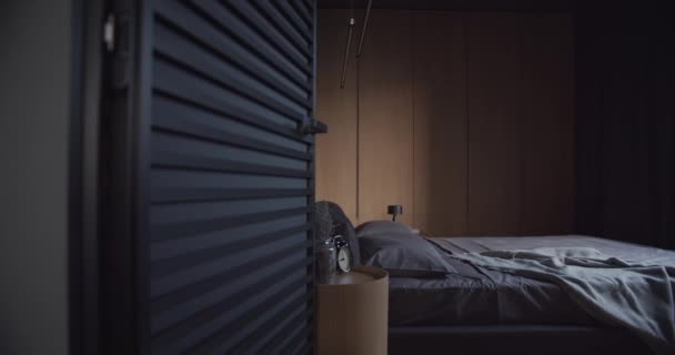 Real Contemporary Minimalist Bedroom Black Gray Tone Large Paintings Wood — Stockvideo