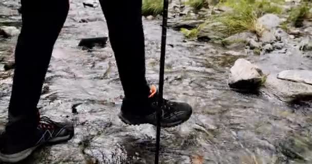 Man Walking Water Waterproof Hiking Shoes Waterproof Shoes Adventurer Expedition — Vídeos de Stock