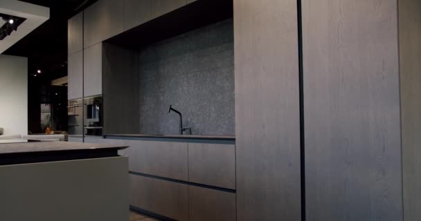 Modern Spacious Wooden Kitchen Room Real Estate Luxury Kitchen Island — Stockvideo