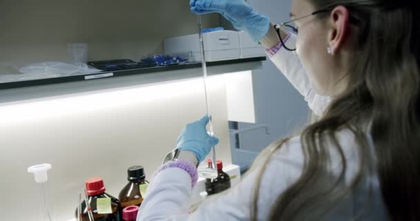 Laboratorium Mikrobiologiczne Zaawansowane Laboratorium Medycyny Laboratorium Naukowe Biotechnologii Rozwoju Medycyny — Wideo stockowe