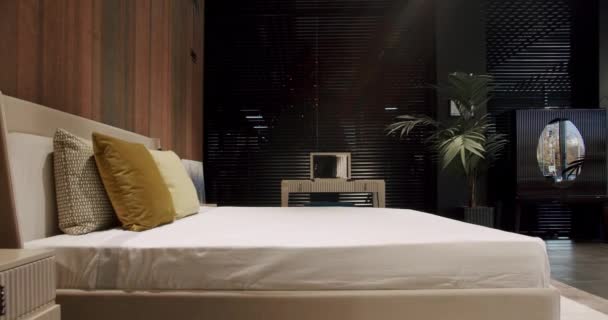 Elegantes Interieur Minimalistisches Schlafzimmer Modernes Hotelschlafzimmer Interieur Und Bett Mit — Stockvideo