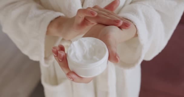 Nanesení Hydratační Krém Ruce Tak Aby Byl Nasáklý Léčebná Dermatologie — Stock video