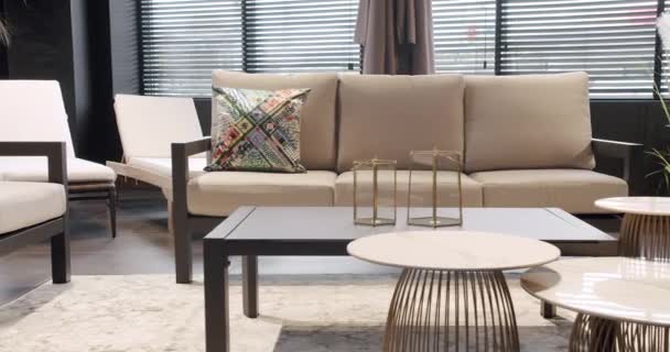 Muebles Blancos Beige Modernos Para Jardín Villa Lujo Moderna Apartamento — Vídeos de Stock