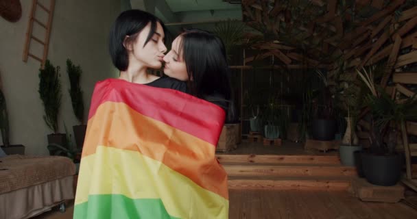 Pár Lgbt Lesby Doma Pride Event Koncept Přátelství Romantika Portrét — Stock video