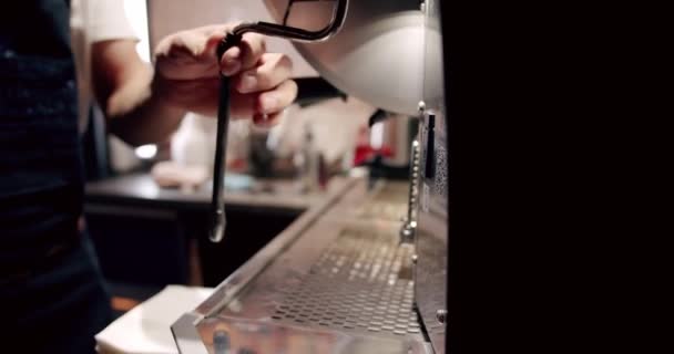 Verser Flux Café Machine Dans Une Tasse Espresso Dans Une — Video