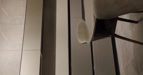 Moderne Und Geräumige Küche Immobilien Moderner Chromhahn Minimalistisches Design New — Stockvideo
