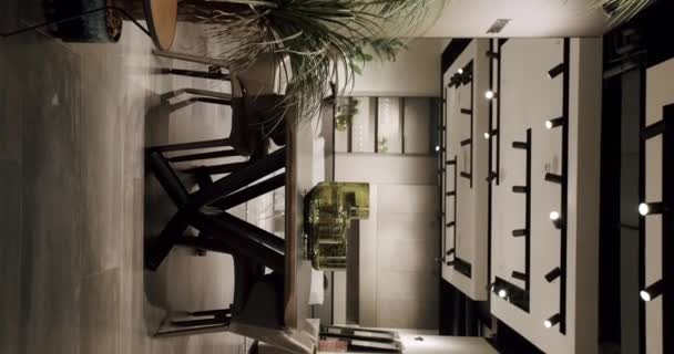 Elegant Comfortabel Huis Eetkamer Minimalistische Houten Eettafel Ronde Tafel Stoelen — Stockvideo