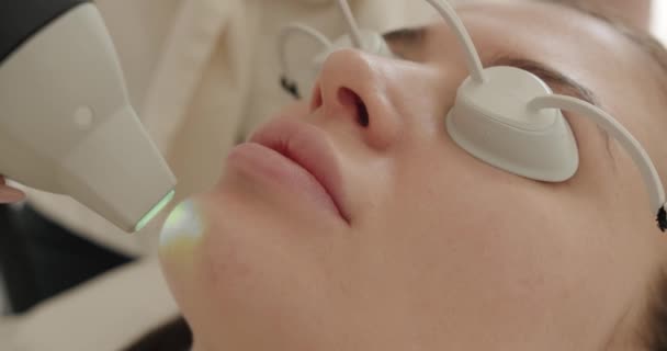 Омолодження Обличчя Жінка Отримує Апаратний Масаж Lpg Клініці Краси Крупним — стокове відео