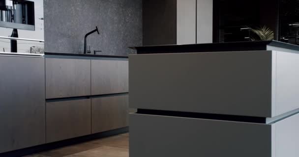 Modern Spacious Wooden Kitchen Room Real Estate Luxury Kitchen Island — Stock Video