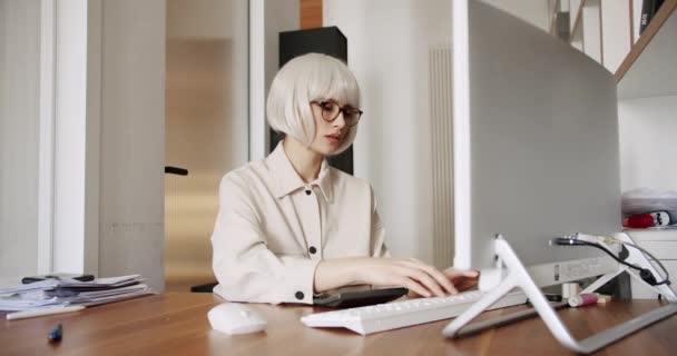 Focused Young Woman Glasses Working Desktop Young Businesswoman Working Computer — Stock Video