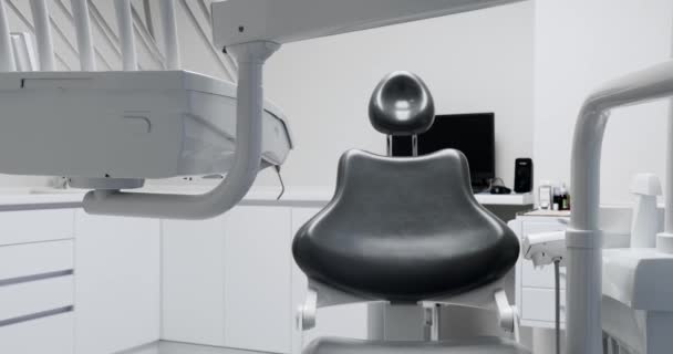 Сучасний Номер Стоматологічним Кріслом Медичним Обладнанням Стоматологічне Крісло Інші Аксесуари — стокове відео