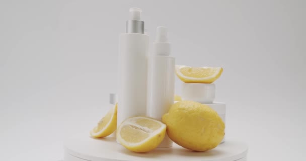Naturkosmetikproduktion Für Die Hautpflege Kosmetikdose Mit Sahne Gruppe Von Verschiedenen — Stockvideo