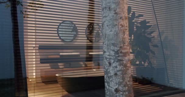 Maison Campagne Moderne Fenêtre Panoramique Verre Avec Stores Vue Sur — Video
