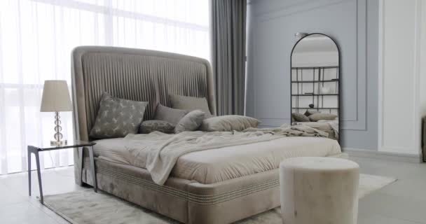 Elegance Indretning Minimalistisk Brown Gray Soveværelse Minimalistisk Skandinavisk Stil Interiør – Stock-video