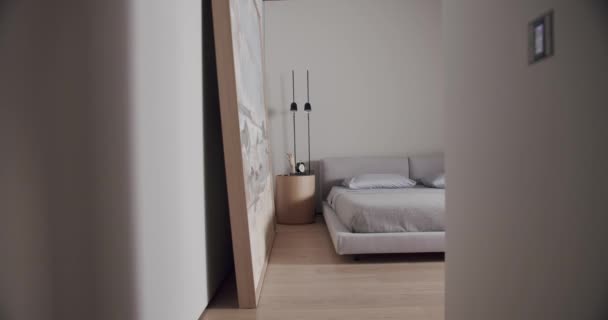 Chambre Dans Appartement Minimaliste Dans Des Tons Blancs Avec Vue — Video