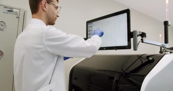 Blood Test Machine Tubes Blood Test Computer Equipment Blood Testing — Vídeo de stock