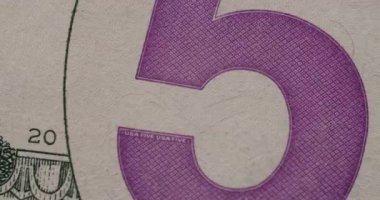 Beş dolarlık banknotun kapanışı. Nakit para hareketini durdurun. Finans kavramı