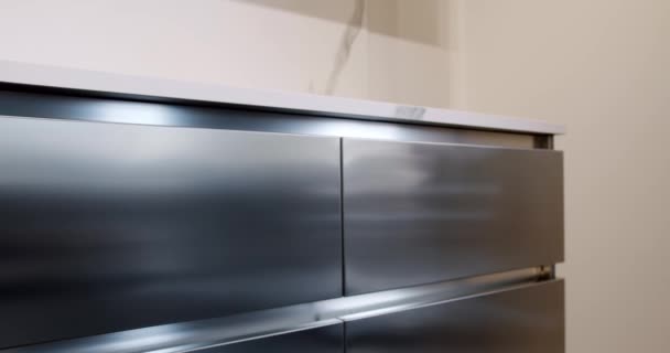 Moderne Keuken Met Minimalistische Eettafel Modern Minimalistisch Huis Modern Grijs — Stockvideo