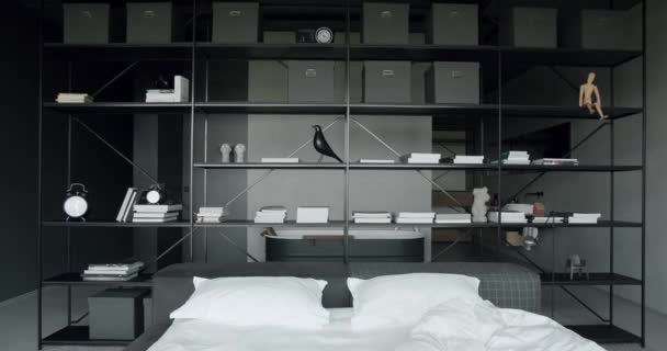 Minimalistiskt Sovrum Modernt Sovrum Interiör Och Säng Med Många Kuddar — Stockvideo
