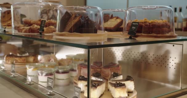 Explorez Une Variété Produits Boulangerie Fraîchement Cuits Magnifiquement Mis Valeur — Video