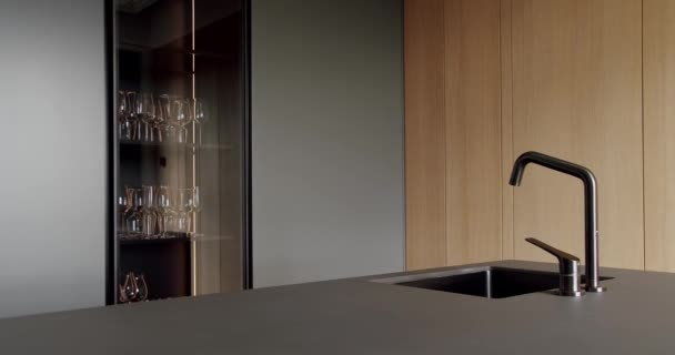 Kitchen Interior New Stylish Furniture Modern Kitchen Bar Brown Chairs — Stockvideo