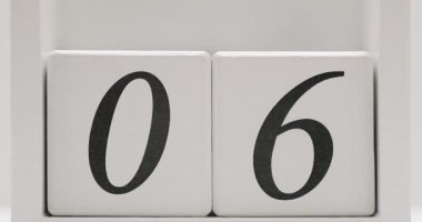 Bir takvim tarihinin, 06 sayısını siyah beyaz olarak gösteren yakın plan resmi. Basit, temiz bir tasarım. Takvim Gününün Kapanışı Siyah ve Beyaz Biçimli 06 Numarayı Göster