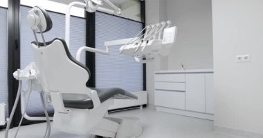 Modern Dişçi Ofisi. Diş hekimliğinde modern ekipman. Diş bakımı kavramı. Diş sağlığı kliniği ekipmanları.