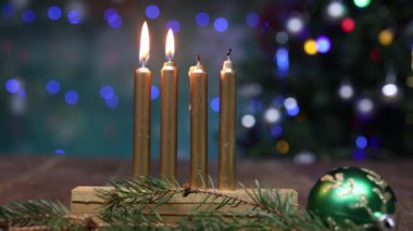 Advent sezon, dört mum yakma. Arka plan.