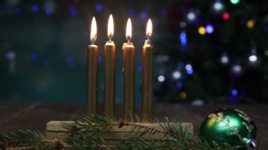 Advent sezon, dört mum yakma. Arka plan.