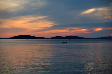 Hırvatistan 'da güzel yaz günbatımı.