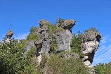 Franconian İsviçre 'deki Bavyera Almanya' daki Kayalar.