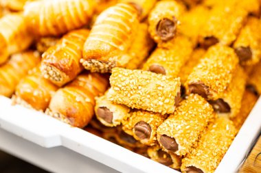 Fıstık ve fıstıkla dolu lezzetli hamur işleri.