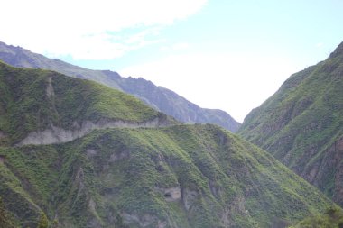 Dağlardaki dağ manzarası