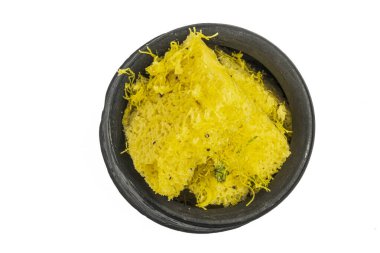 Popüler Hint / Gujarati Tabağı Geleneksel Sokak Yemekleri Khaman Dhokla, Kopya Uzayı, Beyaz Arkaplanda İzole Edilmiş
