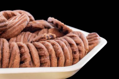 Sağ tarafında fotokopi alanı ya da bisküvi olan çikolatalı kurabiyeler. Seçici Odaklanma