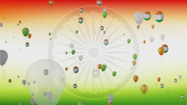 8月15日 ハッピー インディペンデント 空を飛ぶトリコロールバルーン バックグラウンドのアショックチャクラ インド独立記念日 インド独立記念日グリーティングカードアニメーション — ストック動画