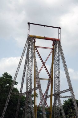 RAJKOT, GUJARAT, INDIA 30-08-2023, Saurashtra 'nın en büyük fuarı için geniş bir dönme dolap yapısı