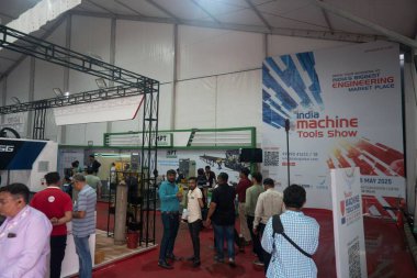 Rajkot, Gujarat, Hindistan. 27 Eylül 2024. Rajkot Makine Aletleri, farklı tezgahları ziyaret eden ziyaretçiler 2024 'ü gösteriyor.