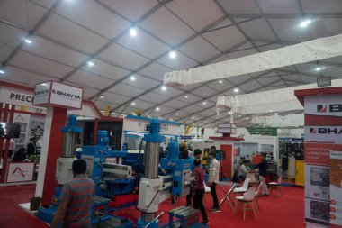 Rajkot, Gujarat, Hindistan. 27 Eylül 2024. Rajkot Makine Aletleri, Bhavya standının yakın görüntüsü 2024..