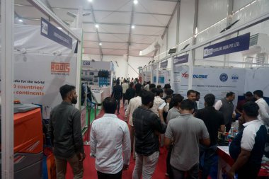 Rajkot, Gujarat, Hindistan. 27 Eylül 2024. Kökleri Çoklu İnce Tezgâh, Rajkot Makine Araçları Gösterisi 2024.