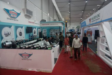 Rajkot, Gujarat, Hindistan. 27 Eylül 2024. Vidhyavan cnc durağı, Rajkot Makine Araçları Göster 2024.