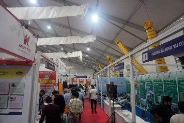 Rajkot, Gujarat, Hindistan. 27 Eylül 2024. Paschim Gujarat Vij durağı, Rajkot Makine Araçları Göster 2024.