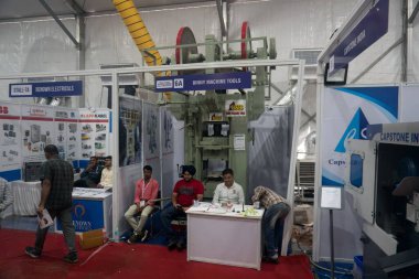 Rajkot, Gujarat, Hindistan. 27 Eylül 2024. Binny Machine araçları stop, Rajkot Makine Araçları Göster 2024.