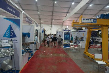 Rajkot, Gujarat, Hindistan. 27 Eylül 2024. Rajkot Makine Araçları Yakındaki ATH standının sokak görünümü 2024.