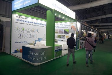 Gandhinagar, Gujarat, Hindistan. 21 Eylül 2024 'te. 13 Agri Asya Sergisi 2024 Çiftçi Dükkanlarını Ziyaret Ediyor.