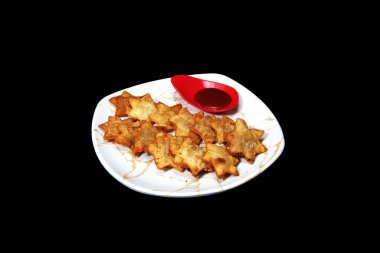 Lezzetli Patates ve Domates özüyle doldurulmuş gevrek Aloo Puff 'lar.!